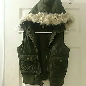 Green vest w/ hood